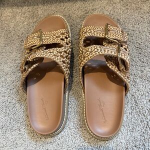 Universal Thread Women's Brown Woven Sandals